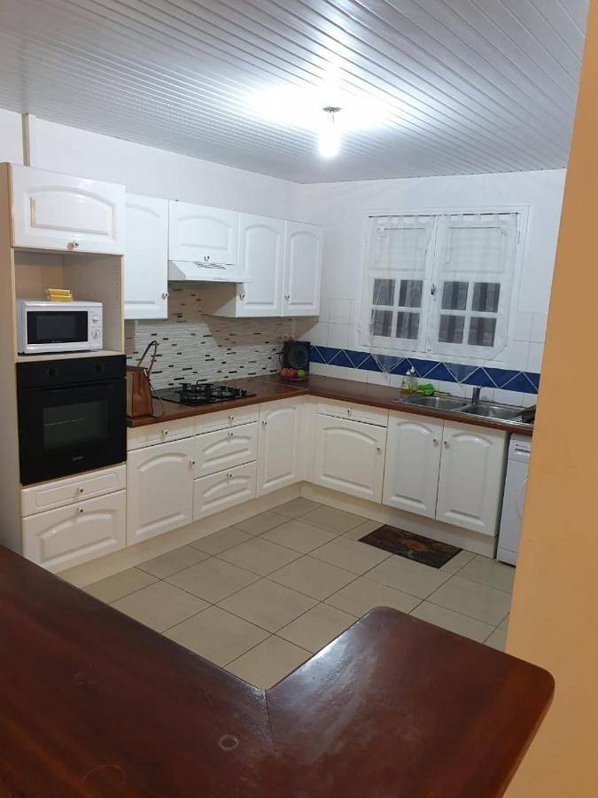 Location de vacances pour 8 personnes, avec jardin et jacuzzi à Le Lamentin - 4