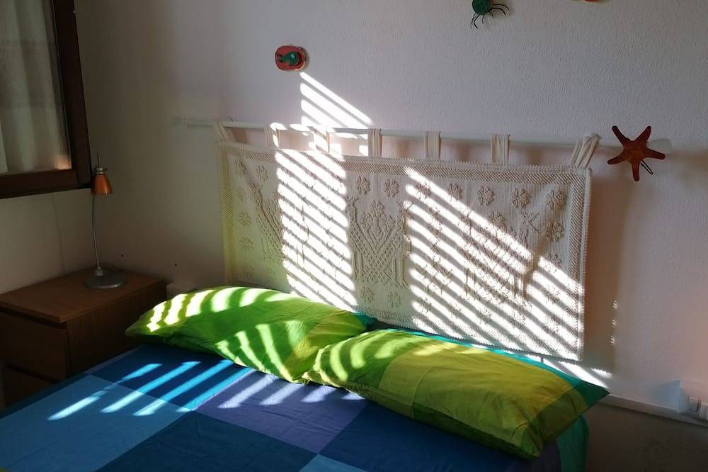 Vacation house with garden within walking distance of the beach. in San Giovanni (Nuoro), Posada