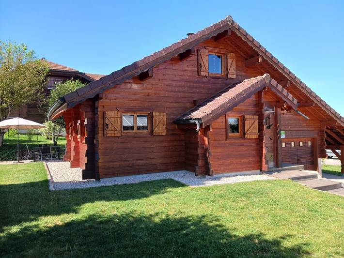 Chalet pour 5 personnes, avec jardin et terrasse dans le Jura - 2