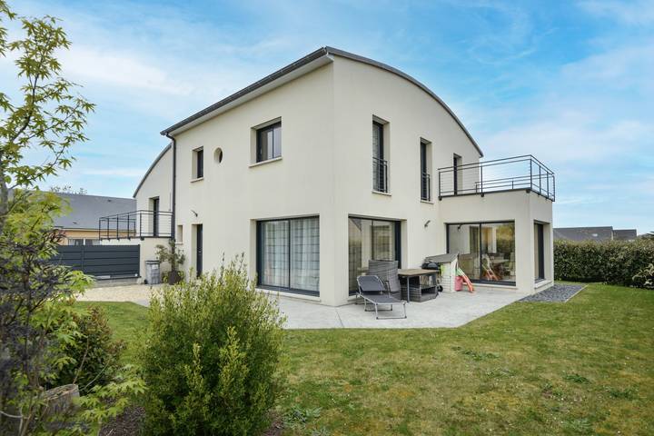 Location de vacances pour 8 personnes, avec Terrasse et Jardin dans Plages du débarquement