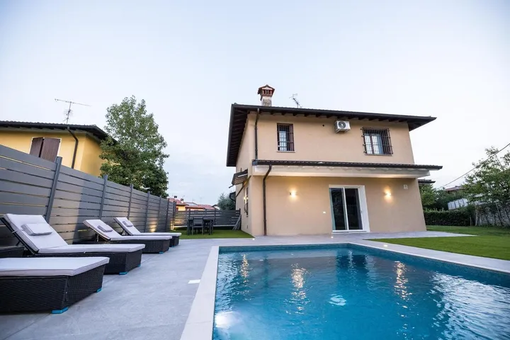 Appartamento vacanze per 8 persone, con giardino e piscina - 1
