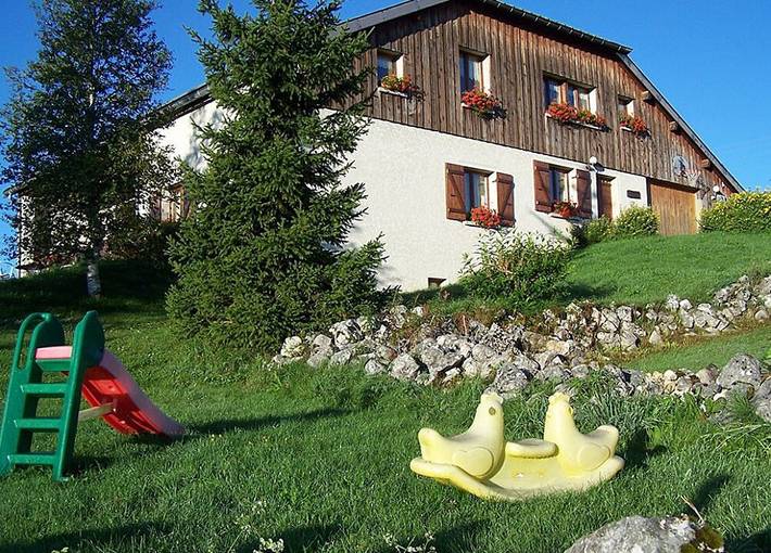Gîte pour 5 personnes, avec terrasse ainsi que jardin et sauna à Chapelle-des-Bois