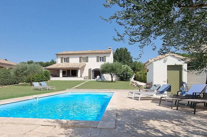 Location de vacances pour 10 personnes, avec terrasse, animaux acceptés à Pougnadoresse