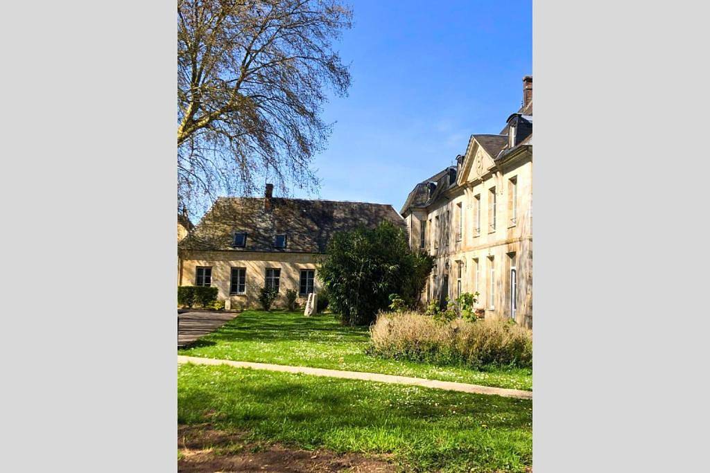 Two-Bedroom Apartment with Garden View in Ravenel, Oise