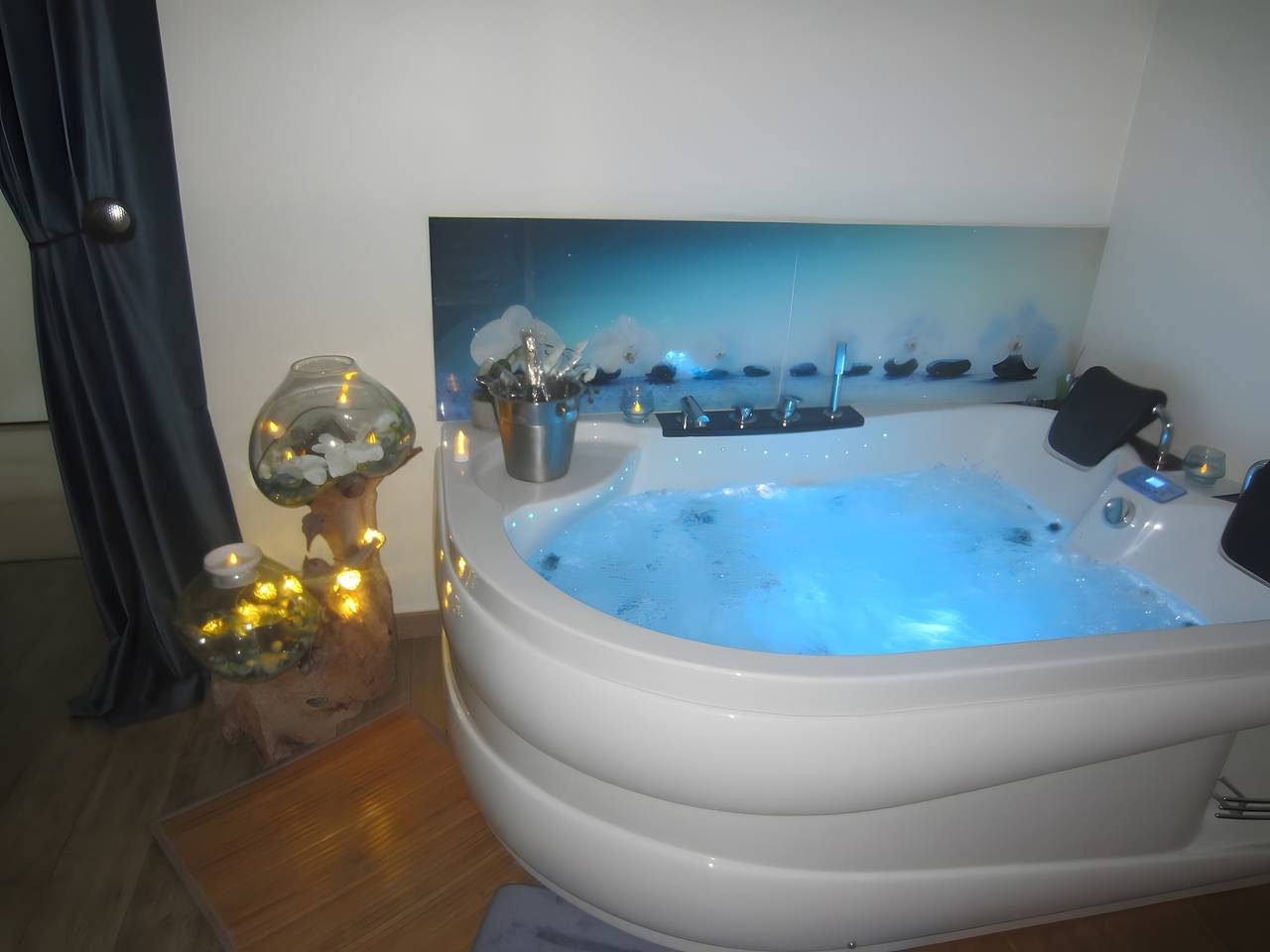 Gastenkamer 'Balnéo Spa Cœur À Cœur' met privézwembad, Wi-Fi en airconditioning, foto 6