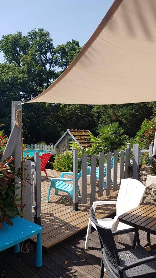 Location de vacances pour 6 personnes, avec jardin ainsi que vue et piscine à Bignan - 2