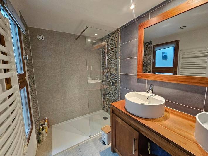 Location de vacances pour 8 personnes, avec vue ainsi que jardin et piscine à Livron-sur-Drôme - 4
