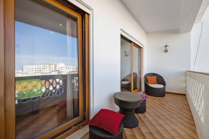 Apartamento inteiro, Apartamento 'Lagos Terraço Villa' com Terraço Privado, Wi-Fi & Ar Condicionado in Santa Maria, São Gonçalo de Lagos