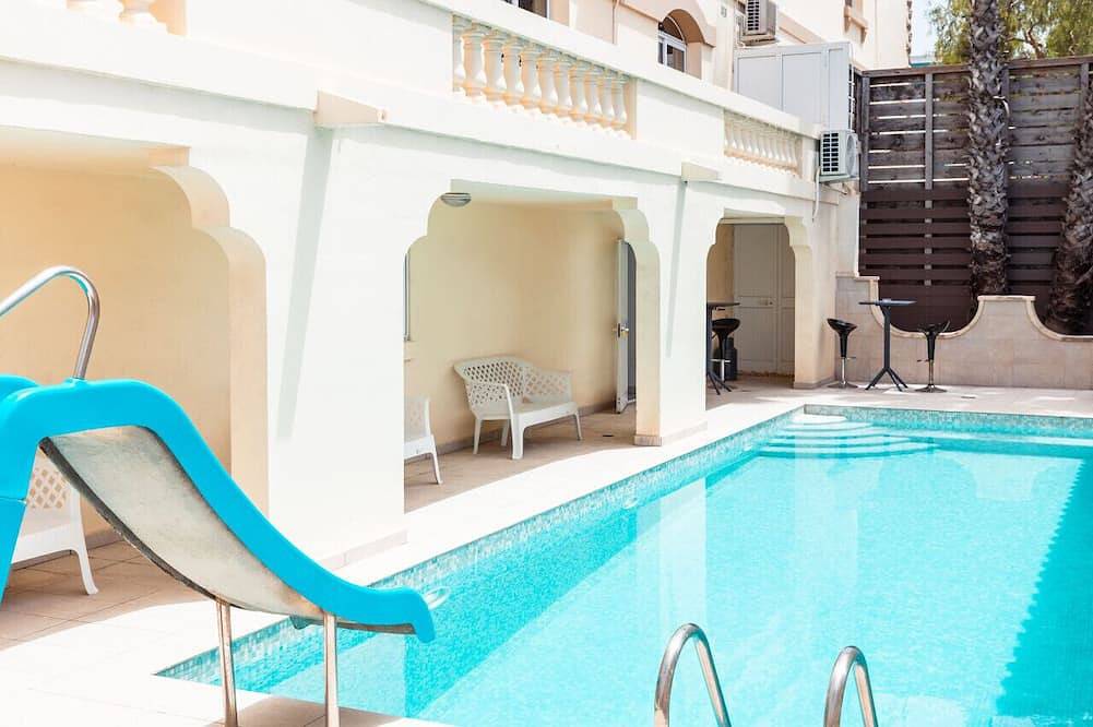 Villa in St Julian`s with Private Pool by Arcocollection in Paceville, San Giljan