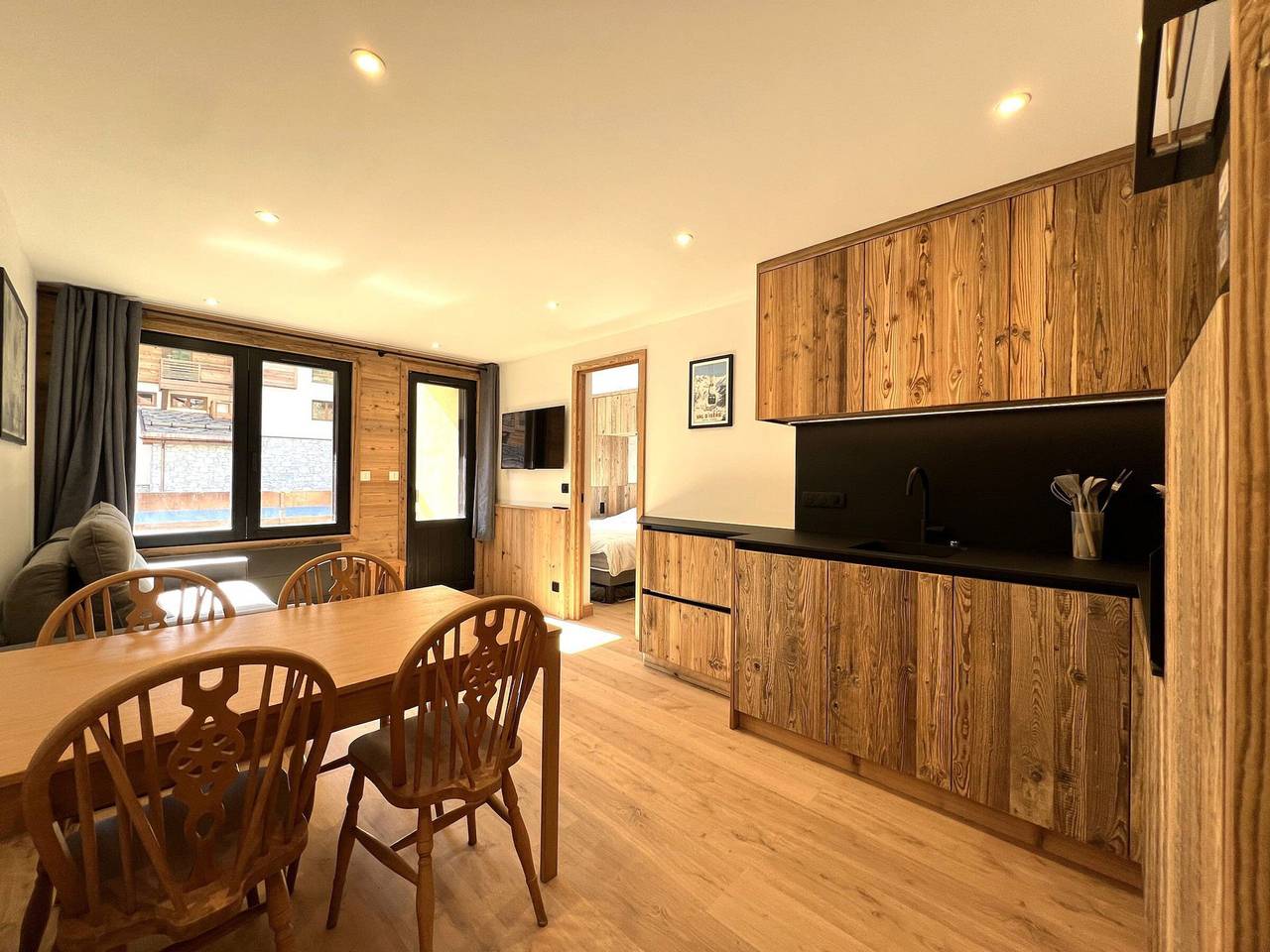 Apartamento entero, Hermoso apartamento renovado 4 personas, 2 baños, Parking y Wifi, cerca del centro y pistas in Val-d'Isère, Parque Nacional de Vanoise