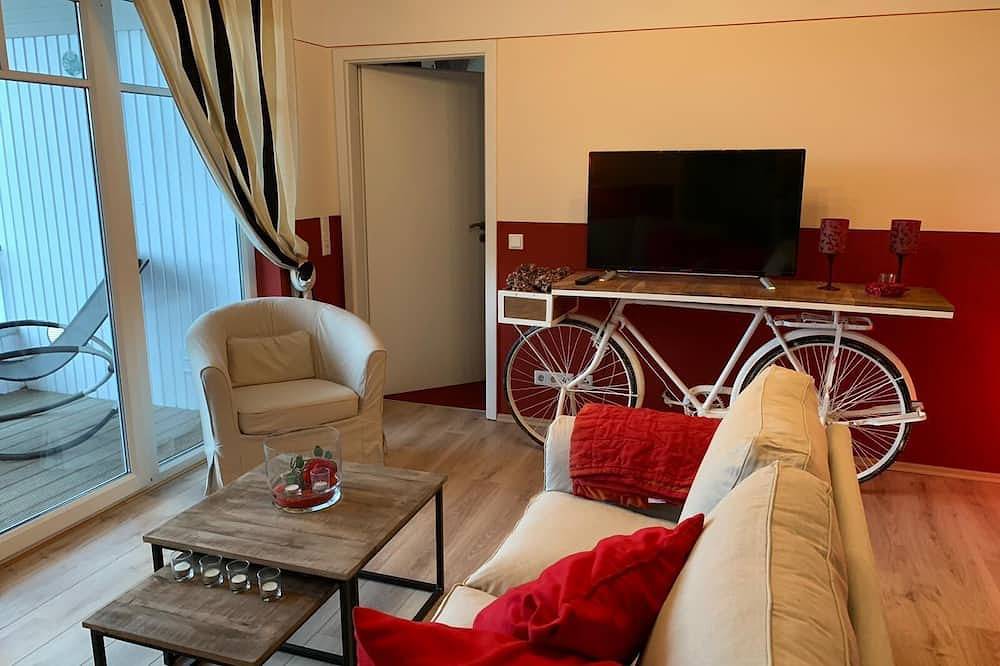 Ganze Wohnung, Romatische Wohnung auf dem Land mit Loggia, Saunabereich, Garten, Teich, Pferde in Güby, Rendsburg-Eckernförde