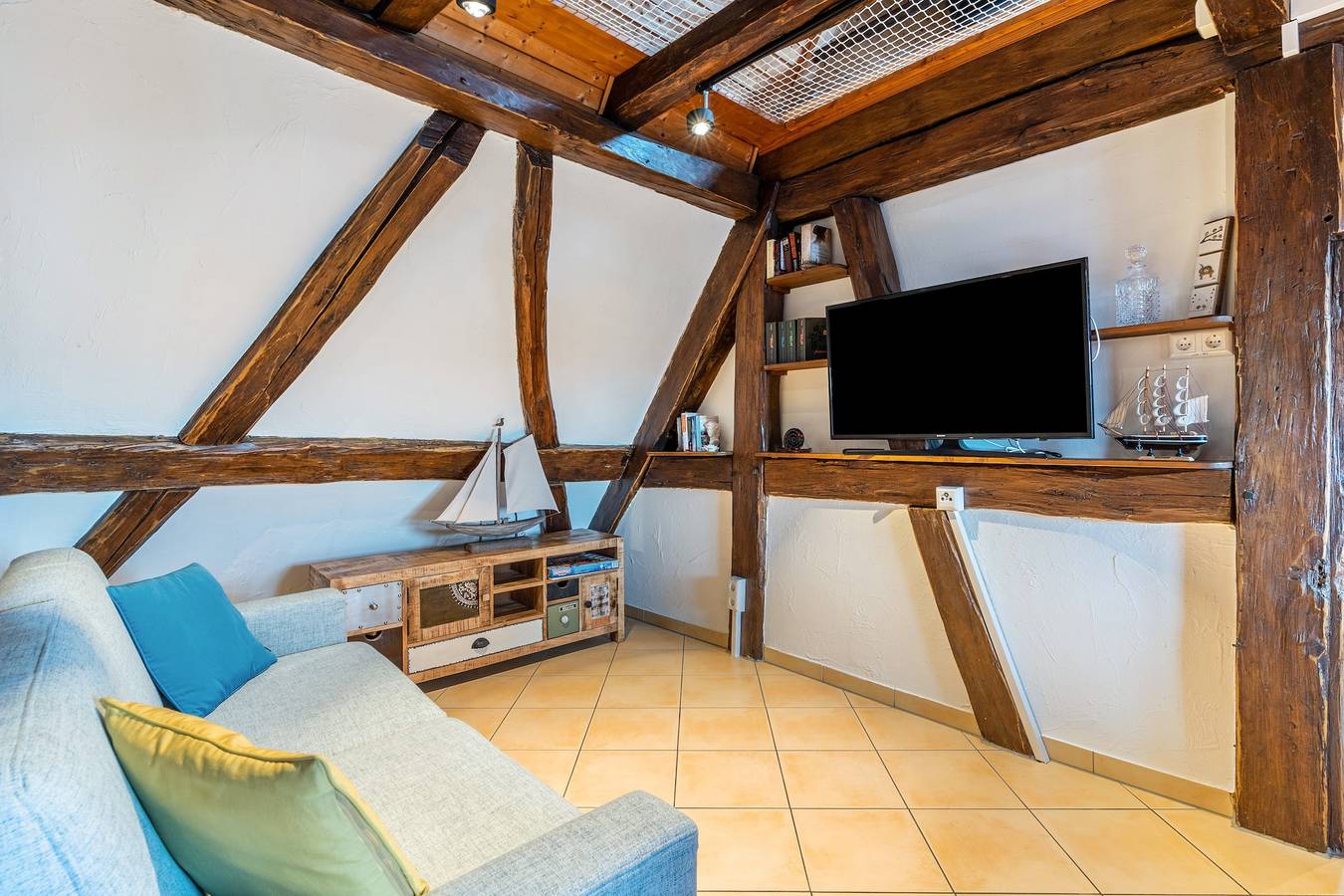 Ganze Wohnung, Grauburgunder Ferienwohnung 88 qm, klimatisiert für 1-4 Personen, Frühstück 0ptional,3D Rundgang in Burkheim, Vogtsburg im Kaiserstuhl