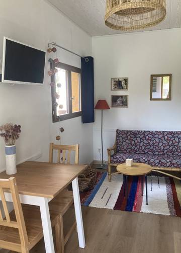 Gîte pour 2 personnes, avec jardin à Cayriech