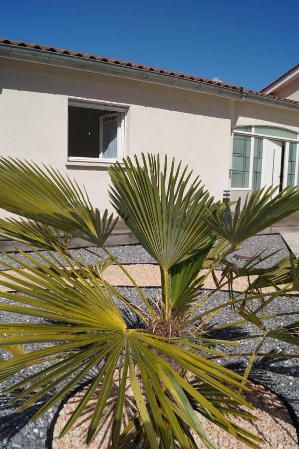 Chambre d’hôte pour 2 personnes, avec piscine ainsi que terrasse et jardin dans la Loire - 2