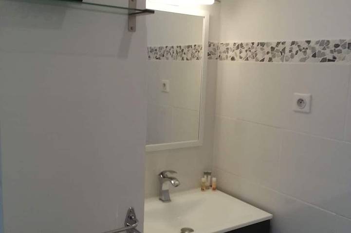 Appartement entier, Studio avec Piscine & Jardin  \"Votre Havre de Paix en Provence\" in Auriol, Côte méditerranéenne (France)
