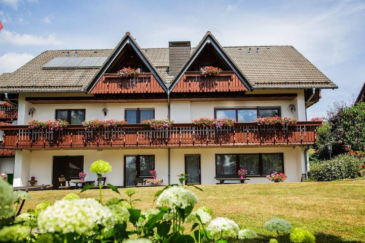 Pension für 3 Personen, mit Garten und Sauna sowie Ausblick, mit Haustier in Poppenhausen - 2