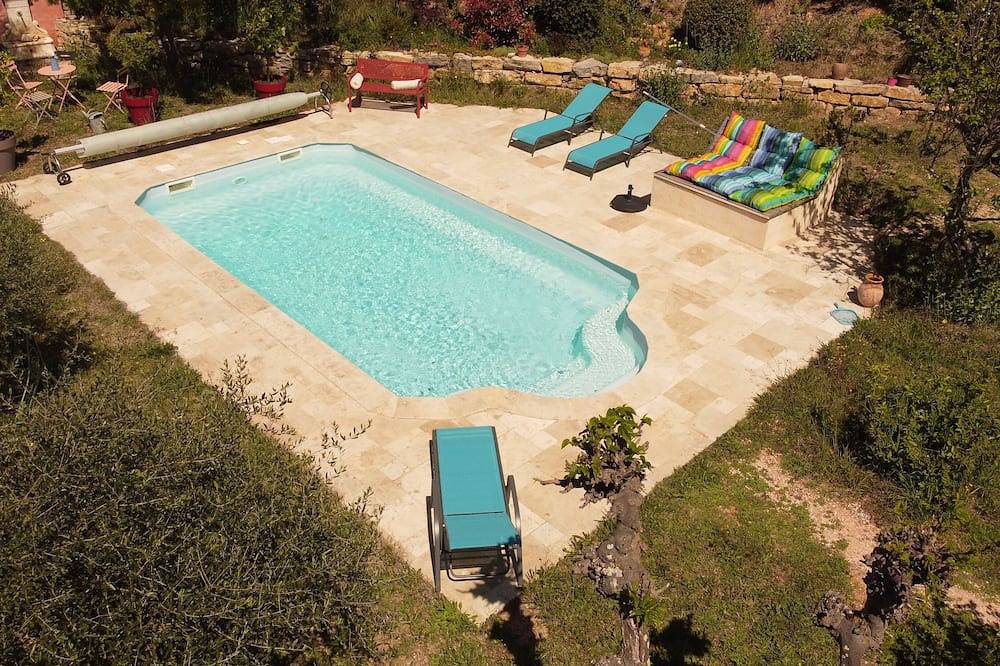 Gite with access to swimming pool in Le Val, Brignoles Region