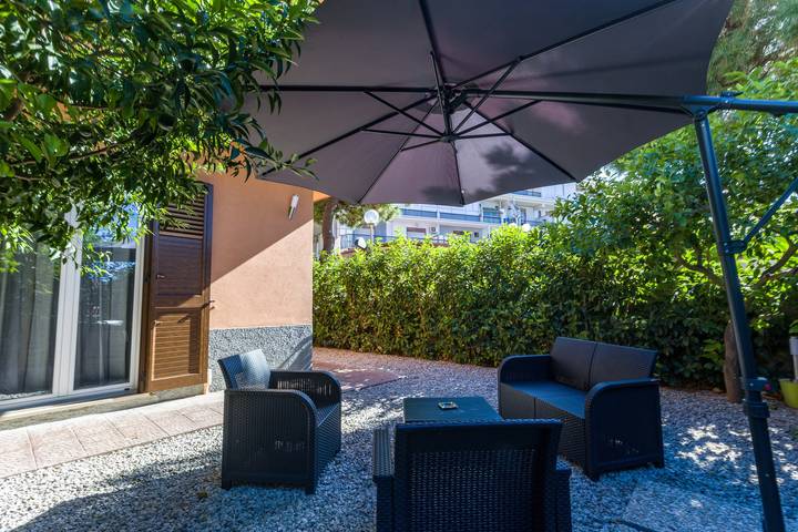 Appartamento per 7 persone, con Balcone e Giardino a Brolo