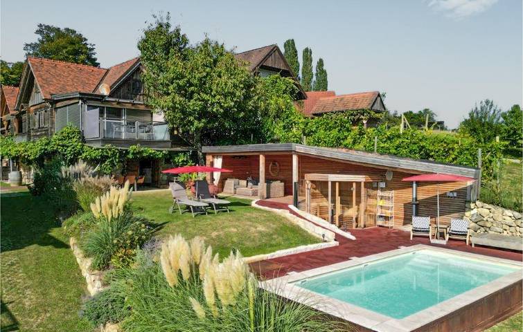 Gemütliche 2-Zimmer-Wohnung mit Pool, Sauna und WLAN, 2 km vom Fluss Rittschein entfernt in Südoststeiermark, Riegersburg