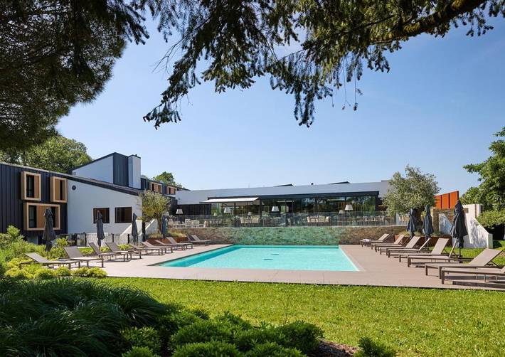 Hôtel pour 4 personnes, avec jardin ainsi que jacuzzi et piscine
