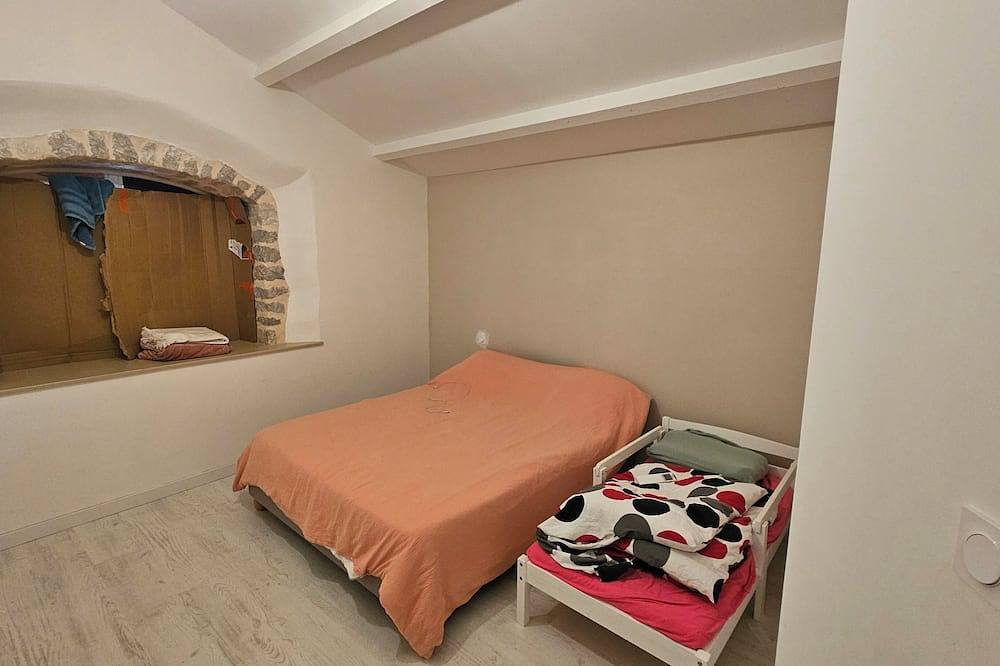 Former barn converted into a house in La Cresse, Parc naturel régional des Grands Causses