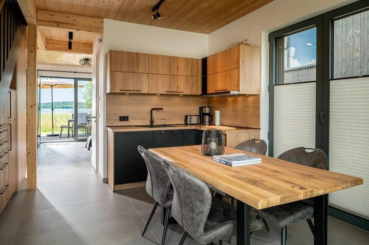 Ferienhaus für 4 Personen, mit Seeblick und Garten sowie Terrasse in Bergen auf Rügen - 2