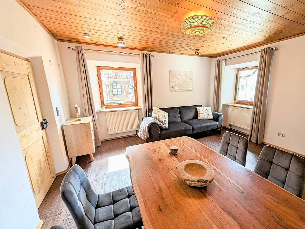 Ganze Ferienwohnung, Neu! Moderner bayrischer Flair vor Pilatushaus in Oberammergau, Bayerische Alpen