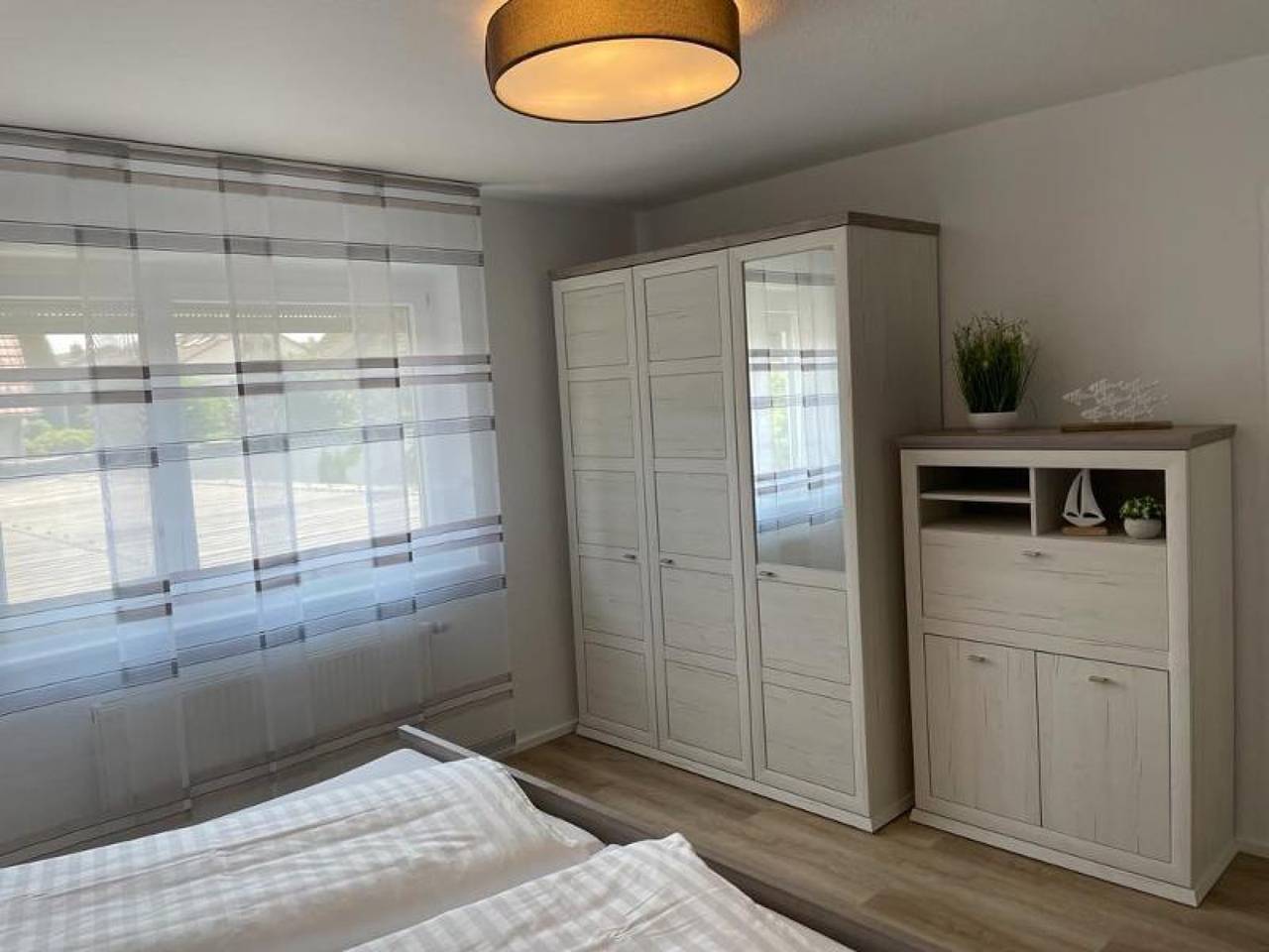 Ganze Wohnung, Ferienwohnung 'Zeppelin N T' mit Privatterrasse, Gemeinschaftsgarten und Wi-Fi in Friedrichshafen, Region Bodensee-Oberschwaben