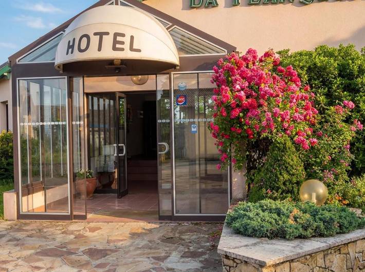 Hôtel pour 2 personnes, avec Terrasse et Jardin à Réquista - 4