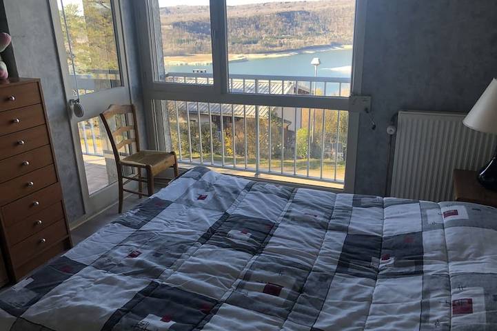 Location de vacances pour 10 personnes, avec jardin et balcon dans Lac de Vouglans - 3