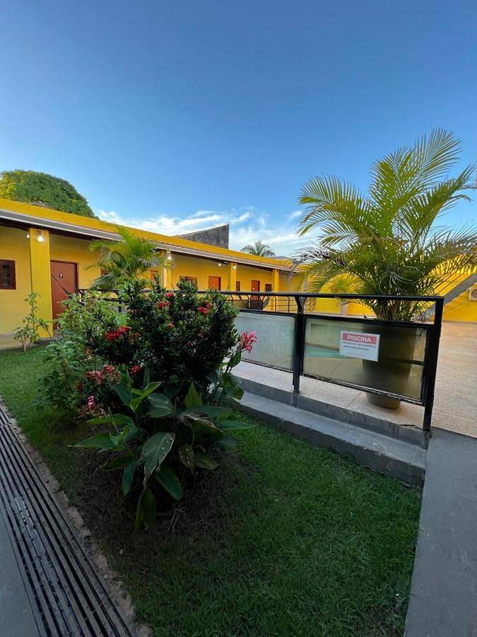 Hôtel pour 3 personnes, avec jardin ainsi que balcon et piscine