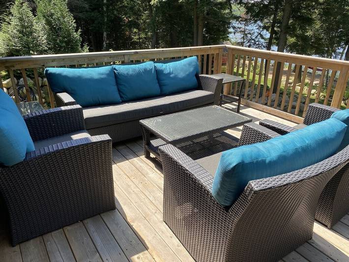 Cabin rentals and lodges for 8 people, with hot tub and garden as well as sauna in Algonquin Provincial Park