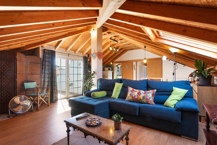 Entire apartment, 'Waves Inn' Surf, Beach & Relax. With Wi-Fi in Silveira, Lisbon District