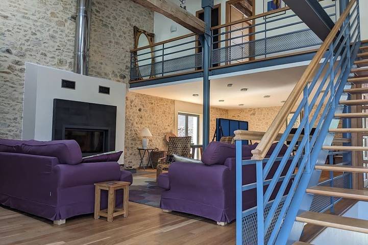 Location de vacances pour 12 personnes, avec jardin à Bussière-Badil - 2