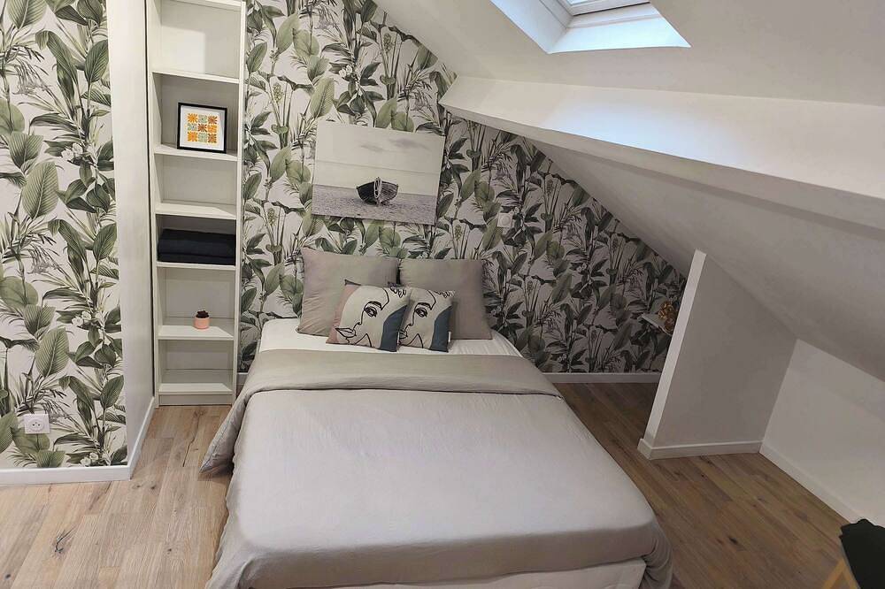 Ganze Wohnung, Comfortable Studio with Parking in Charleville-Mézières, Ardennen
