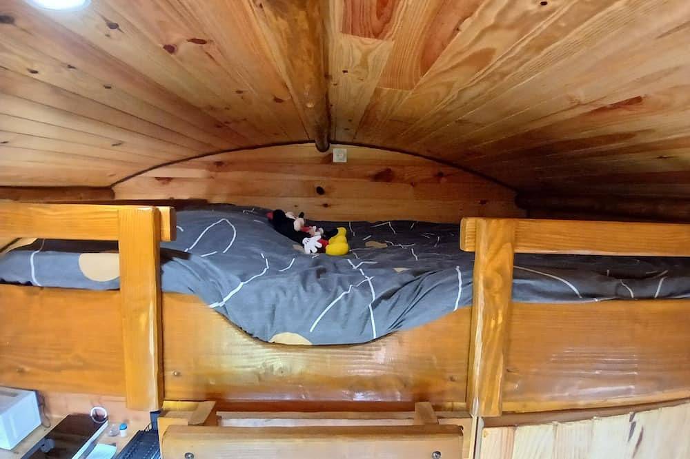 Cabane chouette - séjour féerique pour 4 personnes in Amoncourt, Haute-Saône