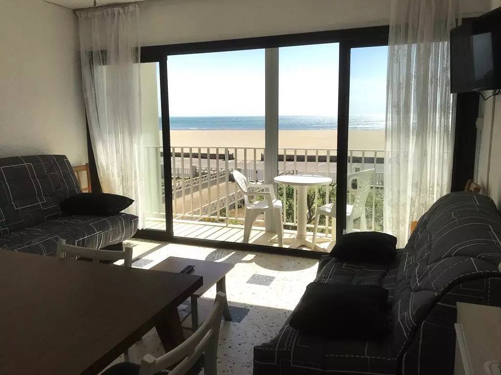 Estudio entero, 1st Floor Studio 4 beds Bord Of Sea in Port-la-Nouvelle, Côte d'Améthyste