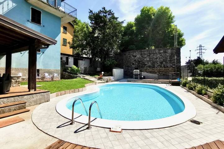 Ferienwohnung für 4 Personen, mit Pool und Whirlpool sowie Garten - 1