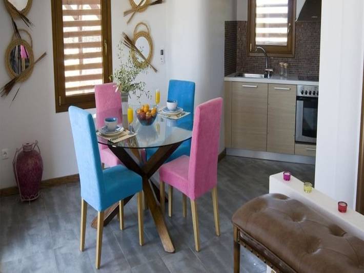 Location de vacances pour 4 personnes, avec vue sur l’océan et terrasse ainsi que piscine et jardin dans Alonissos - 4