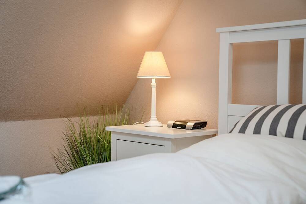Ganze Wohnung, Lh Dünenblick Wohnung 9 - Strandnahe 3-Zimmer-Wohnung mit ca. 55 m² unter Reet, in Wenningstedt, Sylt