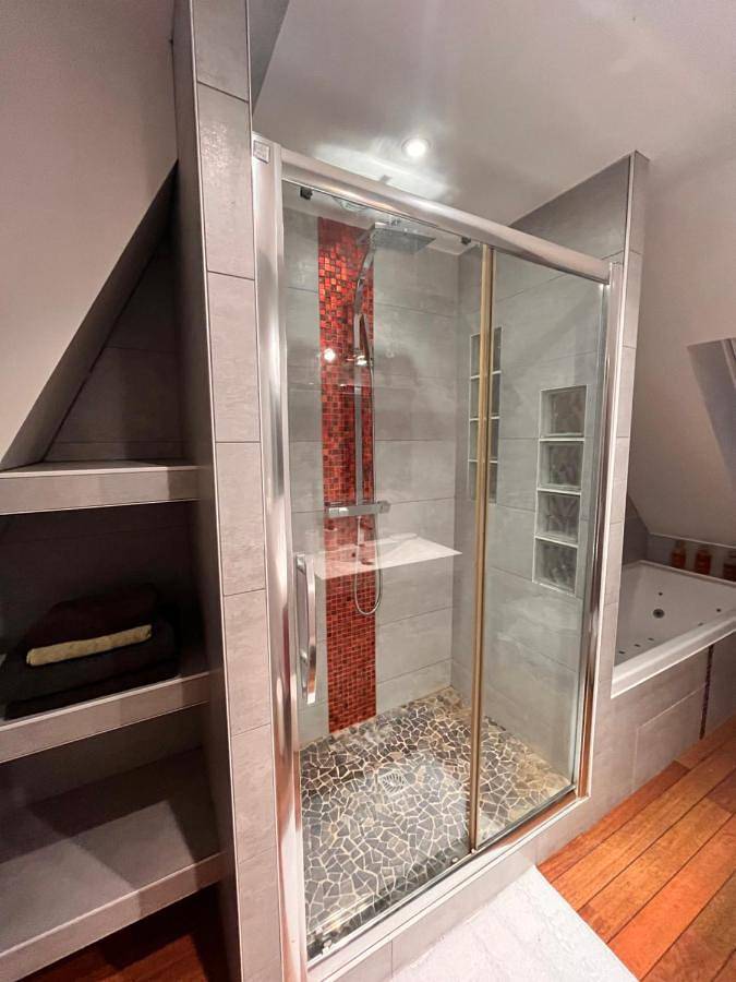 Gîte pour 2 personnes, avec jacuzzi à Bourg-des-Comptes - 2