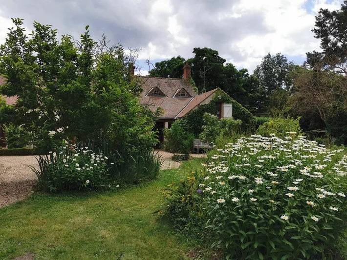 Cottage pour 3 personnes, avec jardin dans Ouvrouer-les-Champs
