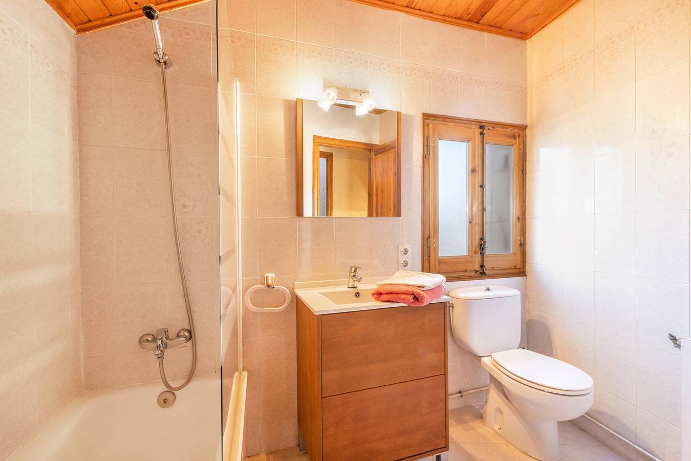Appartement 'El Case' met bergzicht en privétuin, foto 10