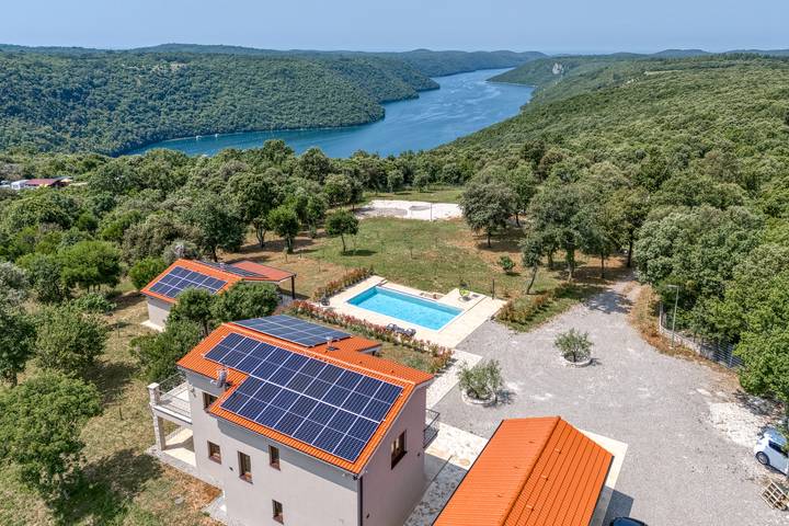 Finca für 8 Personen, mit Terrasse und Pool, mit Haustier in Kroatien