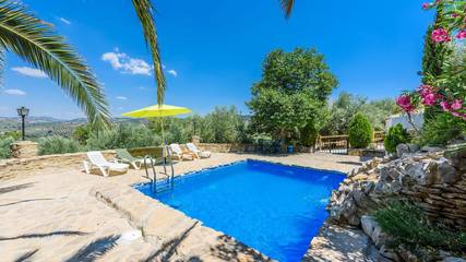 Casa rural para 12 personas, con balcón/terraza y piscina en Priego de Córdoba