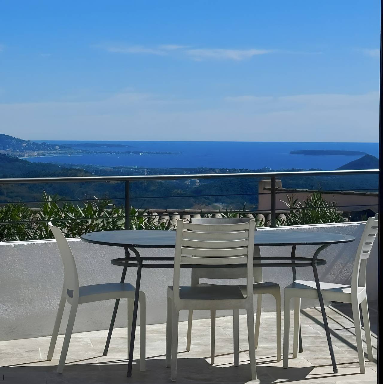 Villa 'Architecte Sea View' with Sea View, Wi-Fi and Air Conditioning in Les Adrets-de-l'Estérel, Massif de l'Esterel