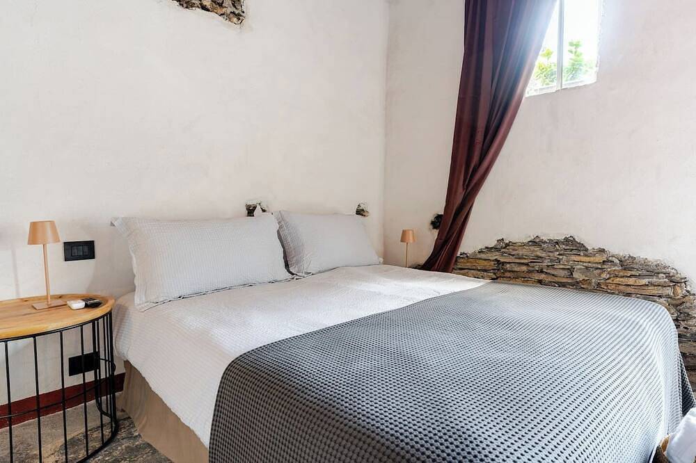 Casa Sarvaega accogliente camere rustiche immerse nella natura, vista mare in Cogorno, Riviera di Levante