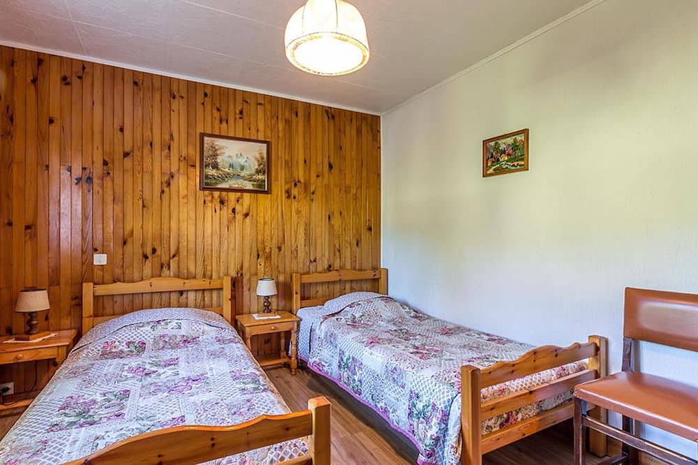 Appartement entier, Rez de chalet calme avec terrasse - 2 chambres, proche pistes à La Clusaz in La Clusaz, Région d'Annecy