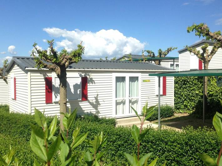 Camping para 6 personas, con terraza y piscina en Pals
