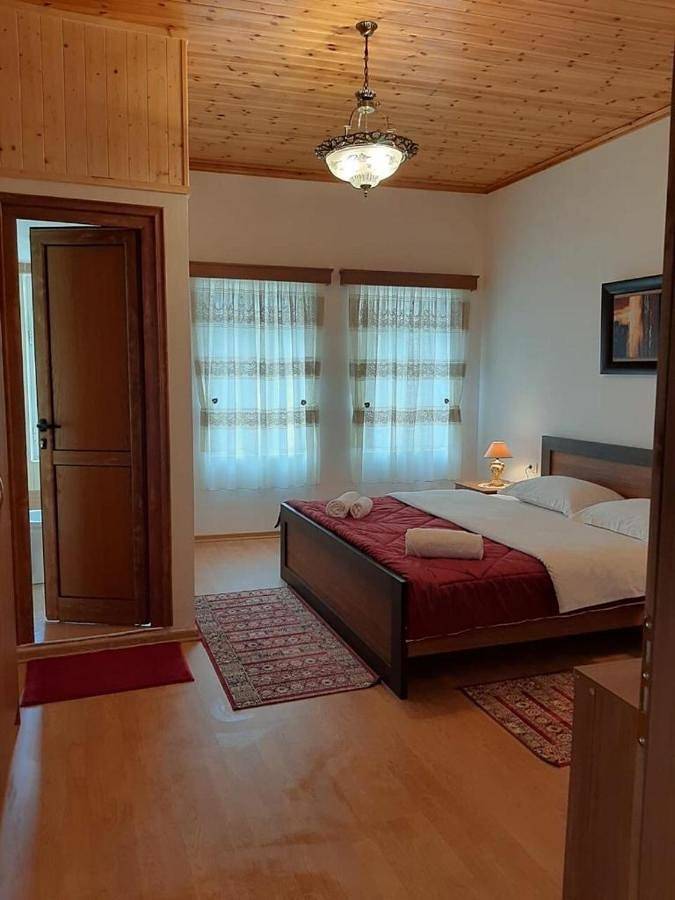 Chambre d’hôte pour 2 personnes, avec vue et jardin dans Gjirokastër - 4